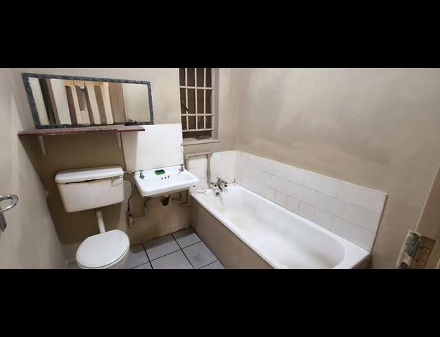 2 BEDROOM HOUSE FOR SALE IN OOS EINDE